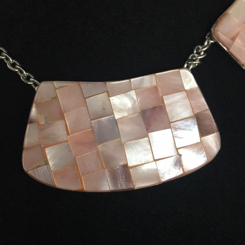 Pink Shell Necklace - Picture 2 of 6
